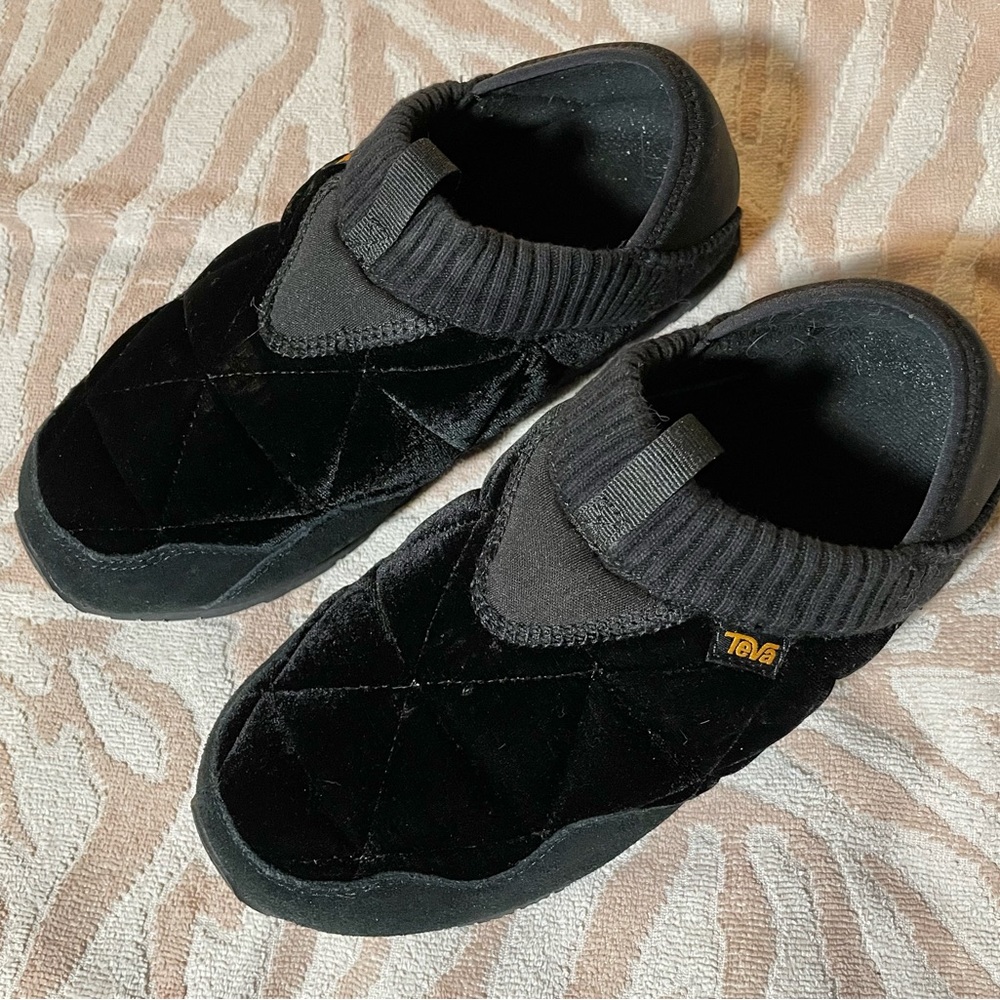 Women’s Teva Black Velvet Ember Mocs